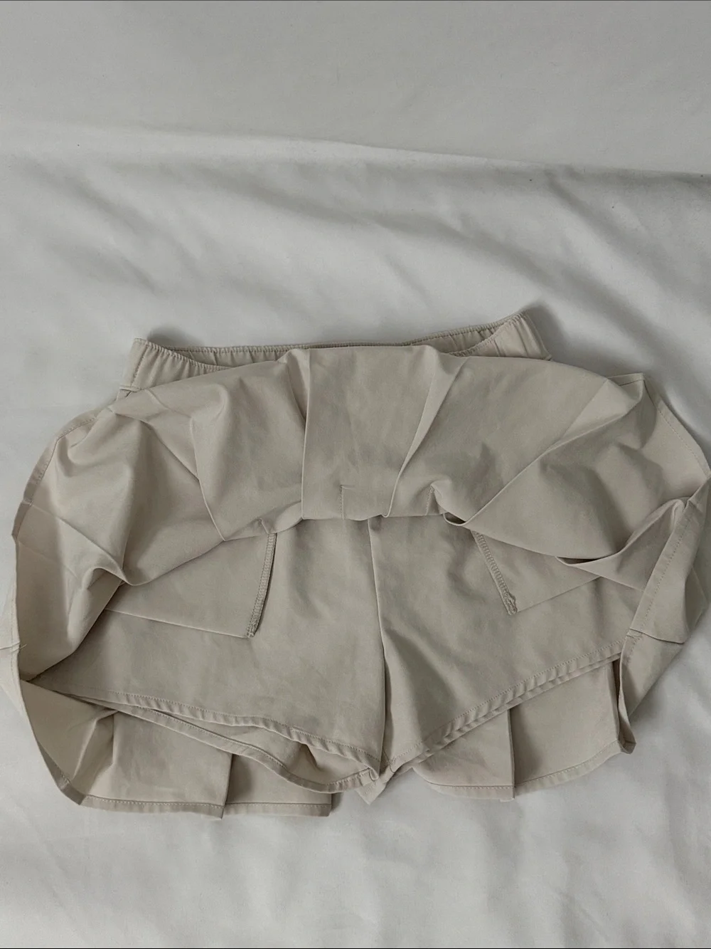 abercrombie kids beige pleated skirt-style shorts